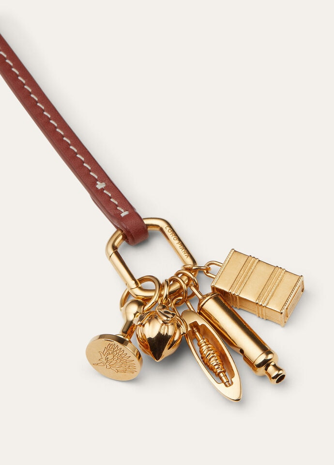ANNIVERSARY BAG CHARM ROUNDED LEATHER/BRASS_FAP5201_P0AR_NR_2