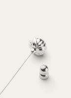 LINEN FLOWER BUD PIN BRASS_FAP3288_M0PW_NR_4