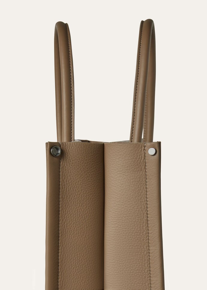 BEAM TOTE LARGE TENDER CALF_FAO4091_D0QL_NR_3