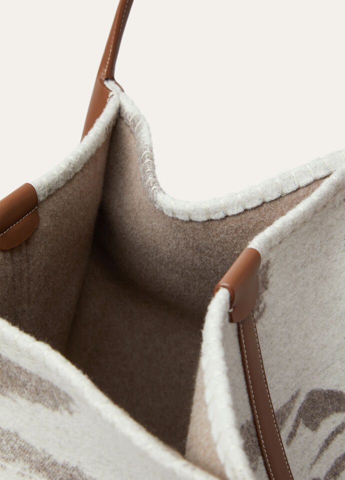 BALE HOBO EXTRA LARGE TESS JACQ WOOL VICUNA LNDSCP_FAP5214_F6WM_NR_7