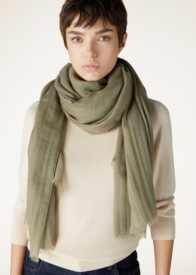 Maxi Crest Stole