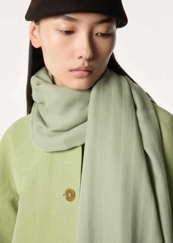 Maxi Crest Stole