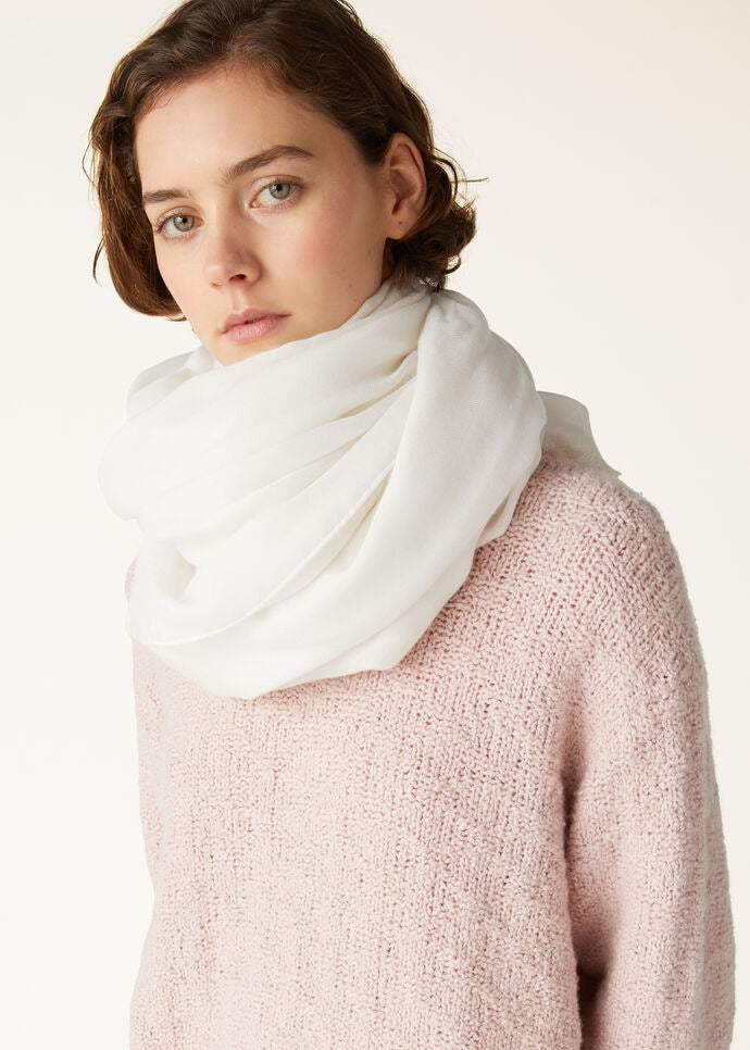 Maxi Crest Stole