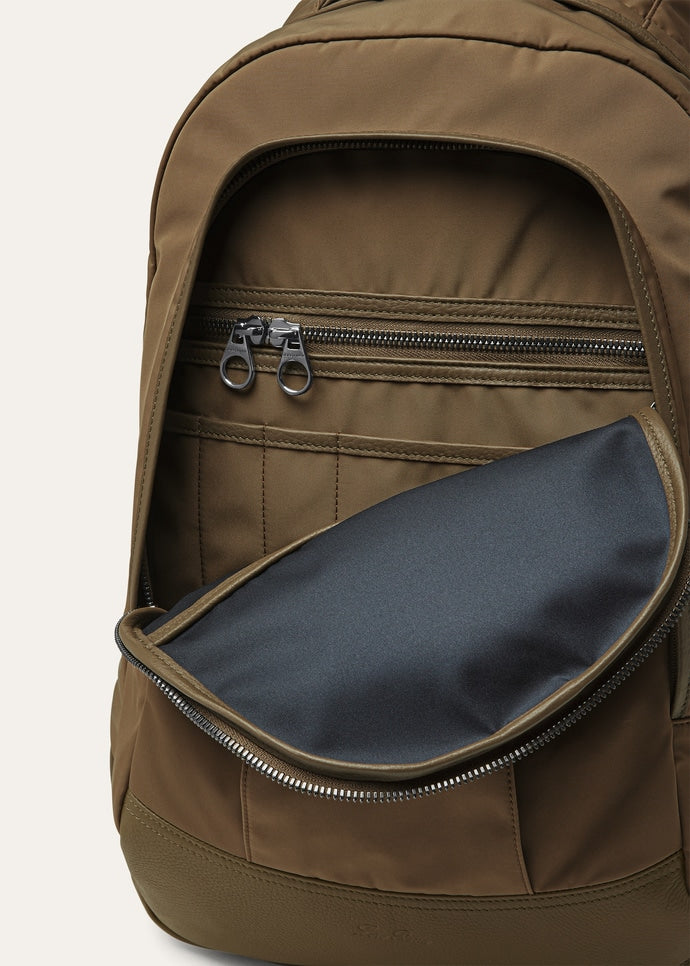 PIONEER BACKPACK MEDIUM 20K/TENDER CALF_FAP5328_B5CZ_NR_5